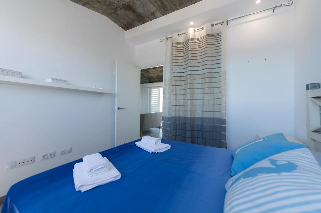 Durmiendo Sobre El Mar, Vivienda Los Riscos Telde 0*,  Spanien